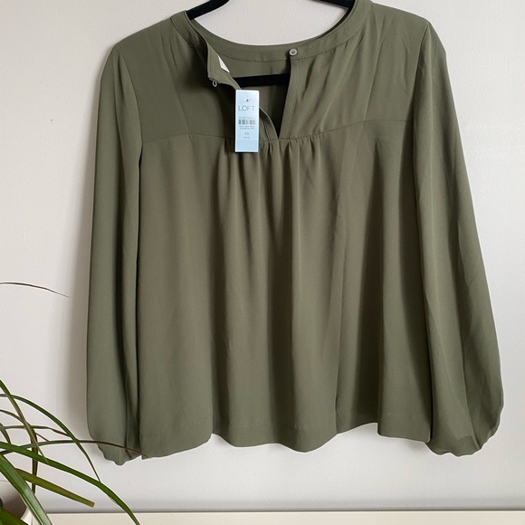NWT LOFT blouse - Picture 3 of 6